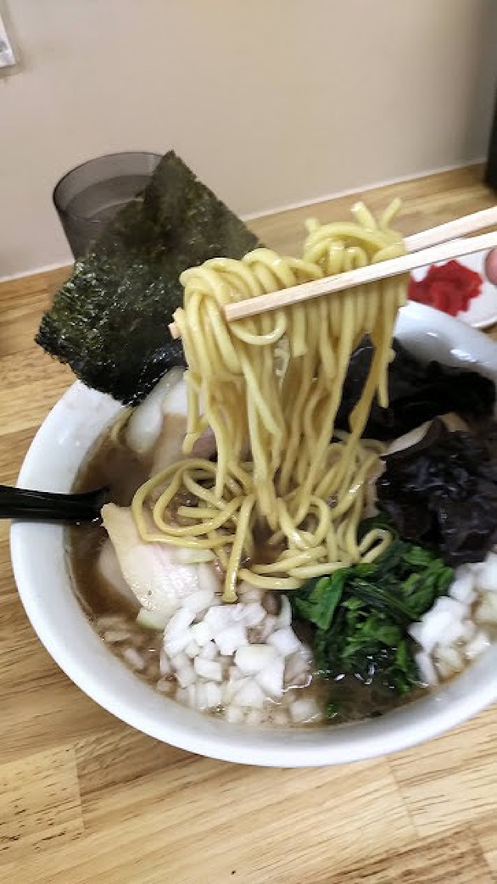 チャーシュー麺＋タマネギ＋煮卵＋キクラゲ　＆ごはん